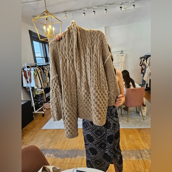 Heartloom Aletta cardi- taupe - Picture 8 of 9